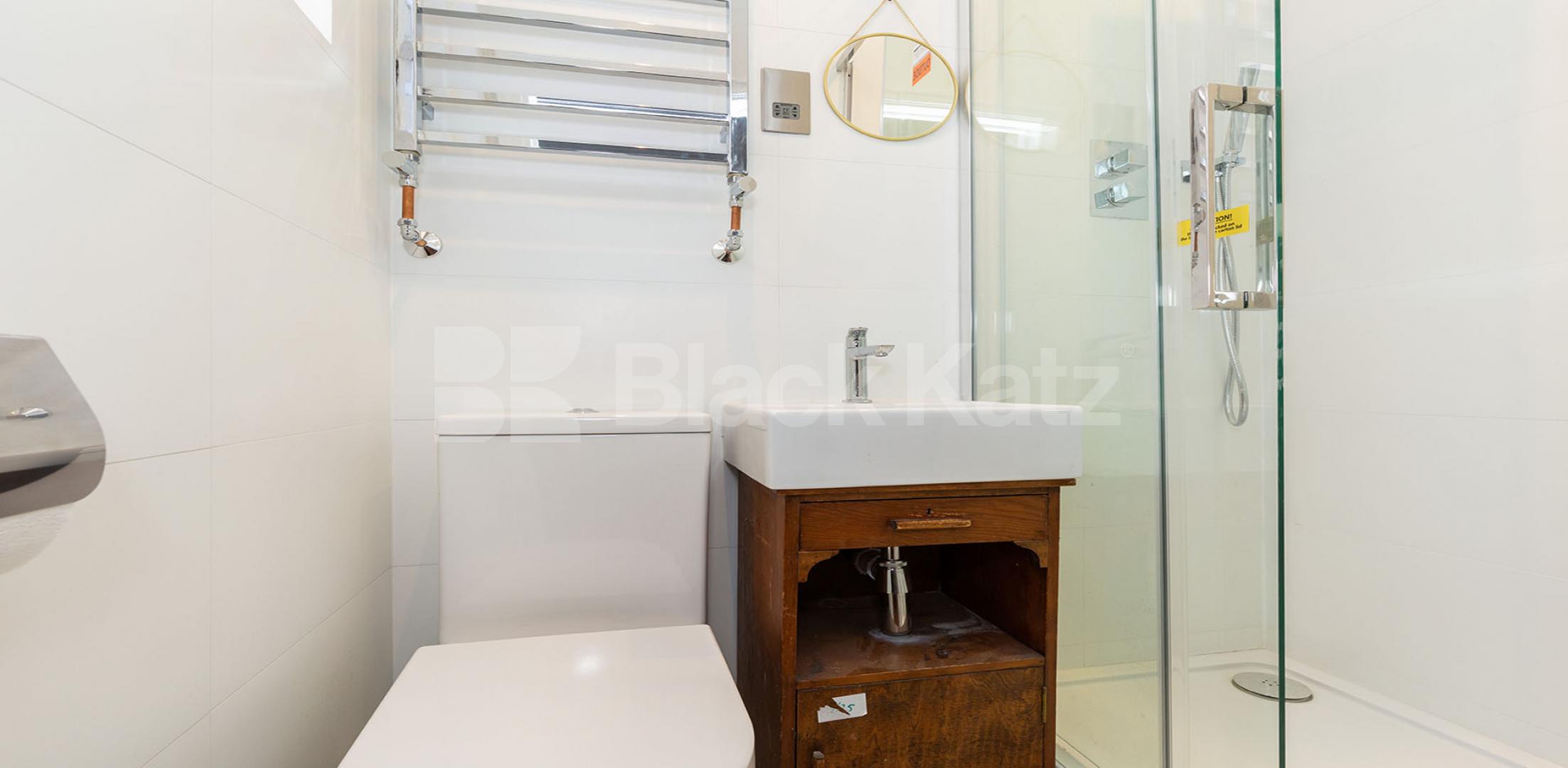 			3 Bedroom, 2 bath, 1 reception Apartment			 Ballards Lane, FINCHLEY CENTRAL N3